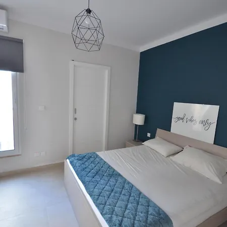 1 Bedroom Flat Close To Sliema Front 그지라